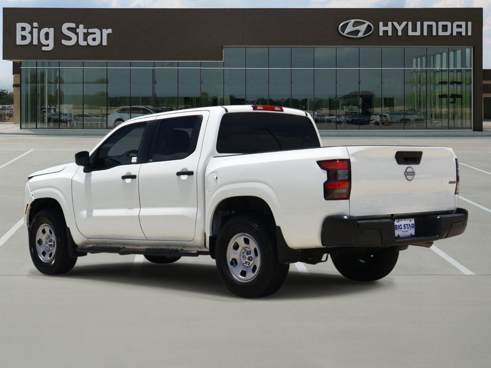 Used 2024 Nissan Frontier S w/ Technology Package AWD/4WD image 3