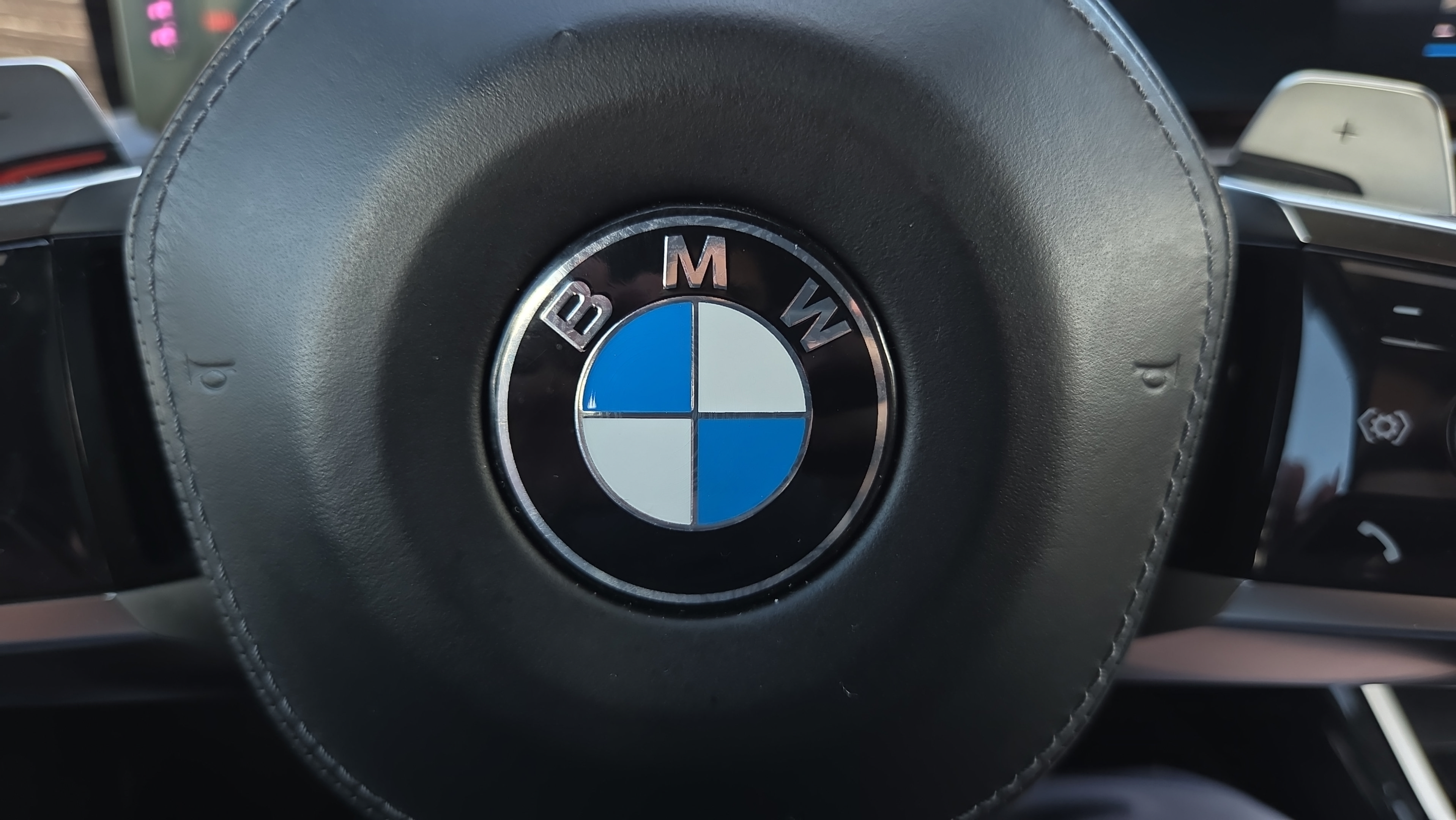 Used 2023 BMW 740i RWD image 34