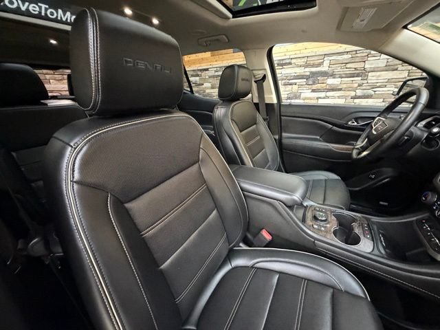 Used 2023 GMC Acadia Denali w/ Denali Ultimate Package AWD/4WD image 17