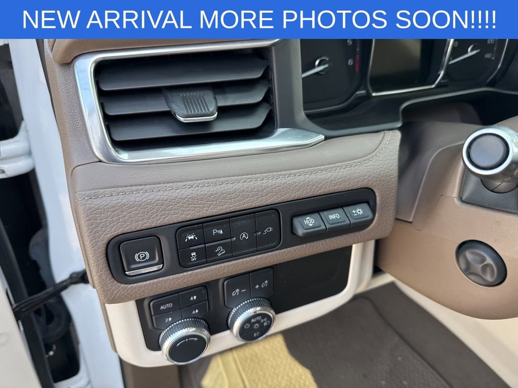 Used 2021 GMC Yukon XL Denali w/ Denali Premium Package image 18