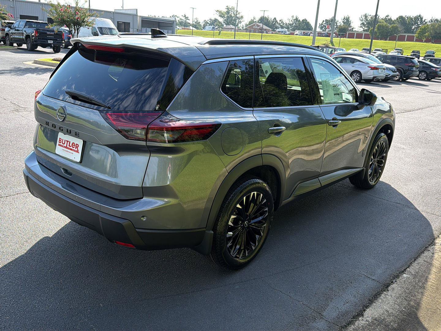New 2026 Nissan Rogue Dark Armor FWD image 6