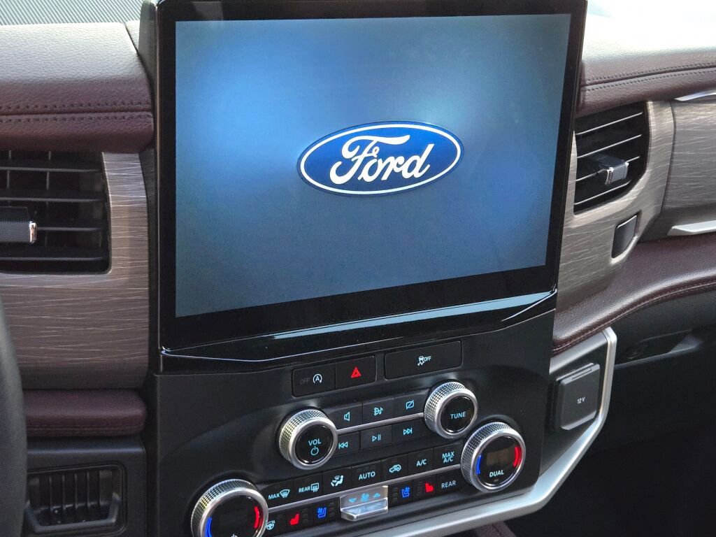 Used 2024 Ford Expedition Limited RWD image 24