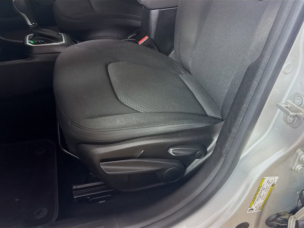 Used 2019 Jeep Renegade Altitude w/ Quick Order Package 2XM image 18