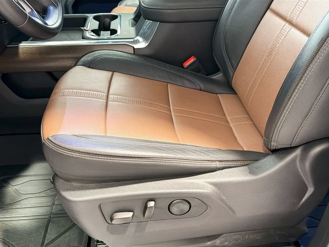 Certified 2025 Chevrolet Silverado 3500 High Country w/ High Country Premium Package AWD/4WD image 17