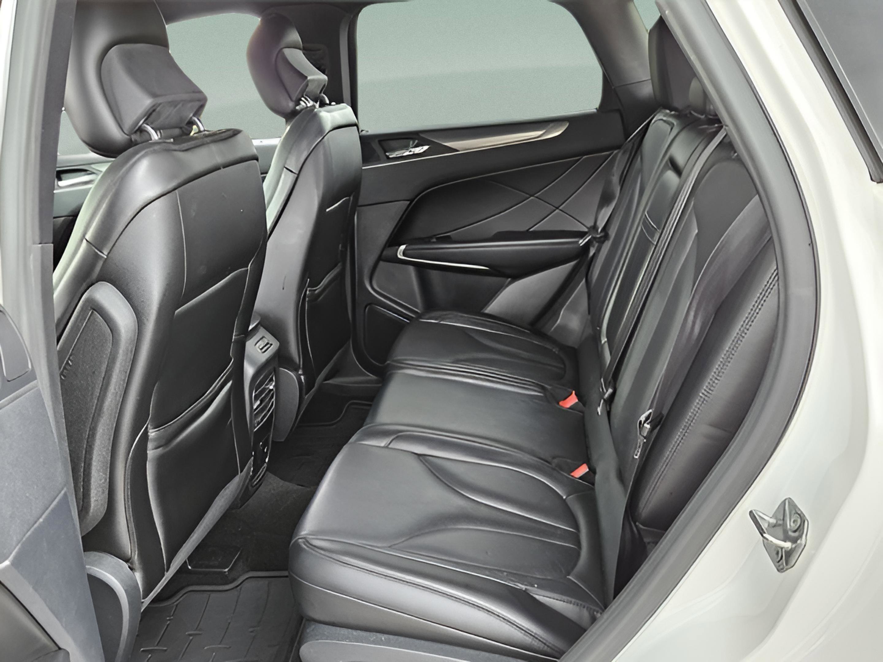 Used 2019 Lincoln MKC Reserve w/ MKC Technology Package image 11