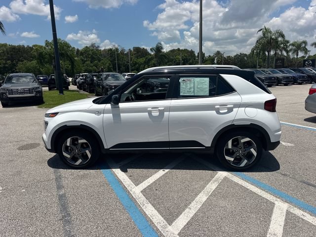 Certified 2024 Hyundai Venue Limited FWD image 9