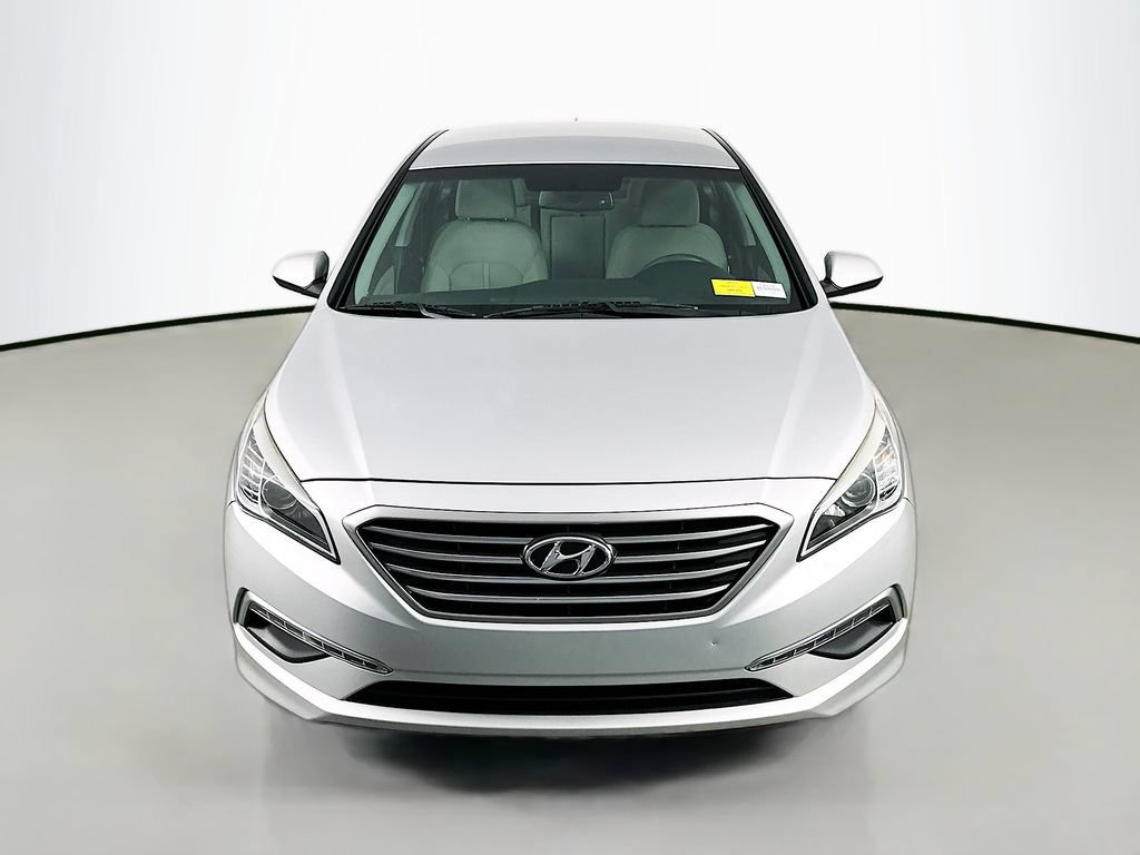 Used 2015 Hyundai Sonata SE w/ Option Group 09 FWD video 2