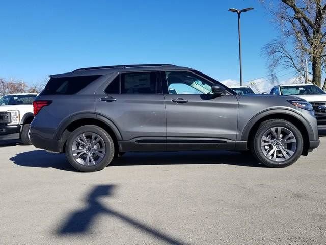 New 2026 Ford Explorer Active w/ Active Comfort Package image 2