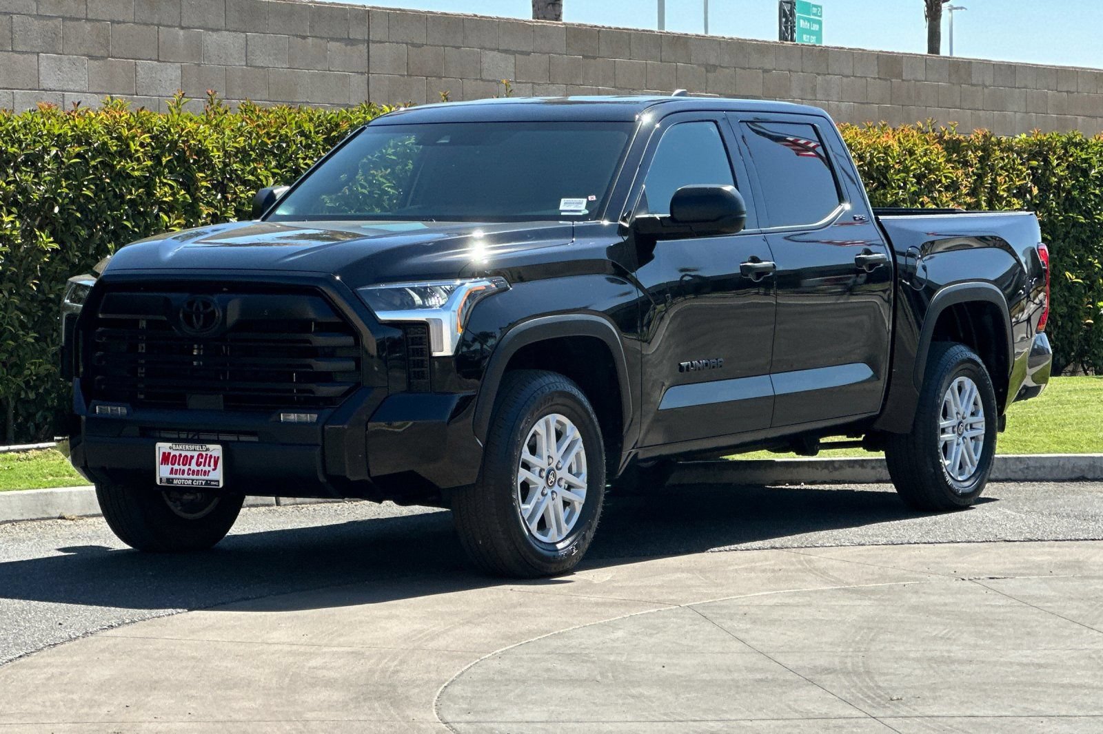 Used 2025 Toyota Tundra SR5 AWD/4WD image 8
