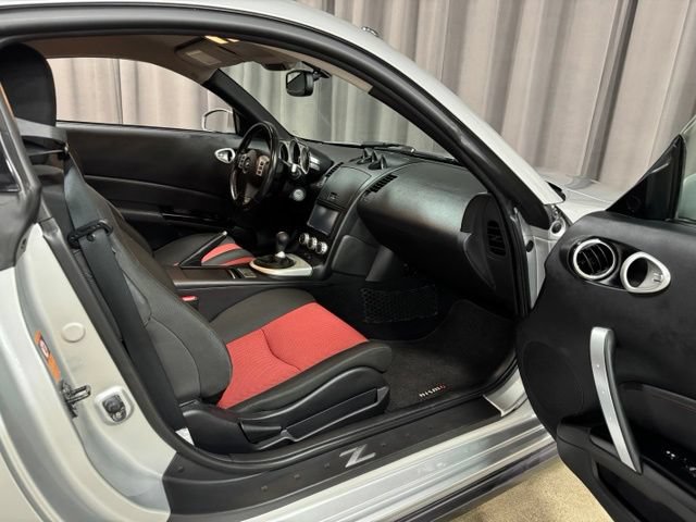 Used 2007 Nissan 350Z NISMO RWD image 7