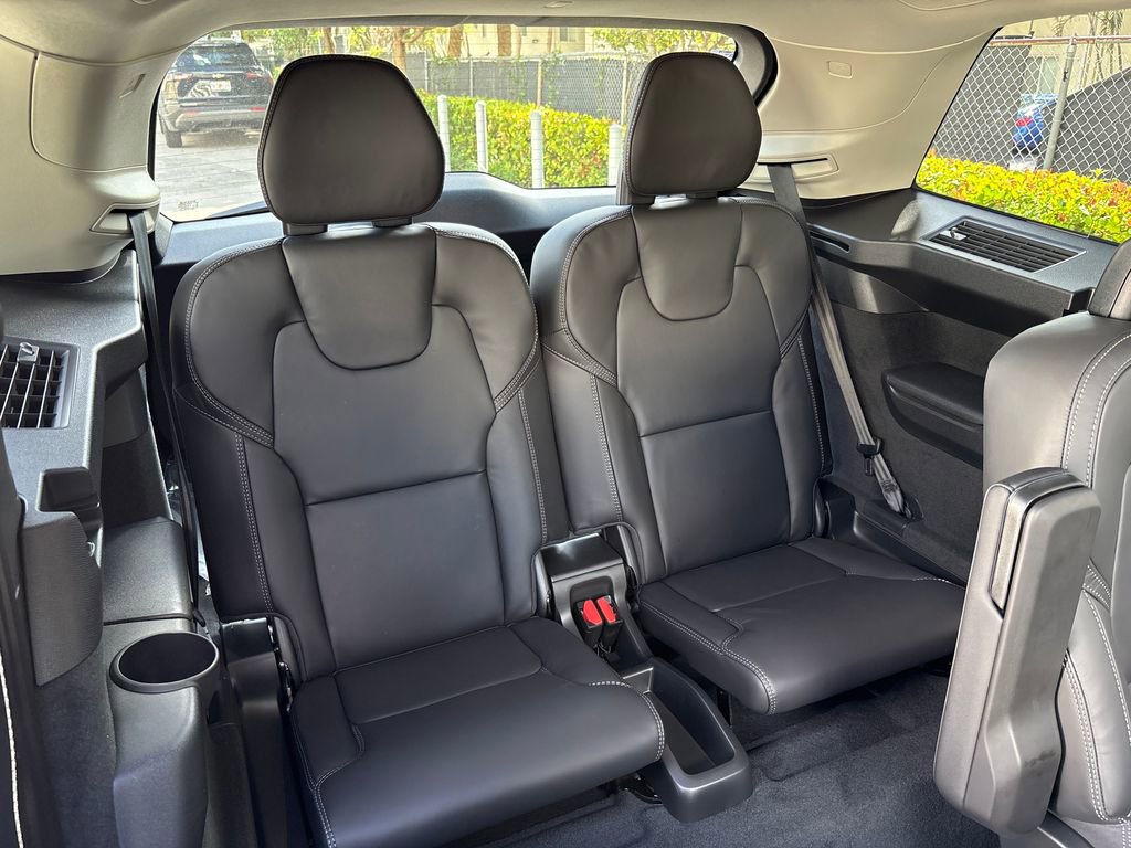 New 2026 Volvo XC90 B5 Ultra image 17