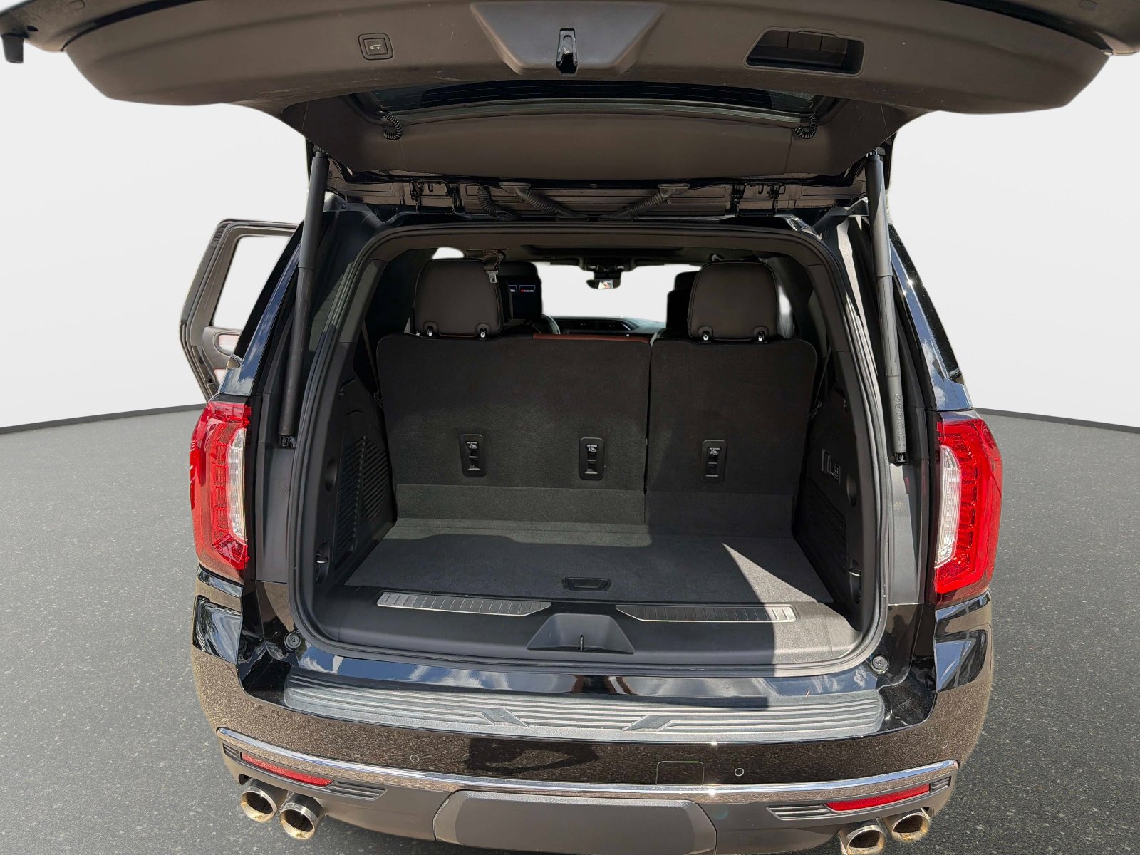 Used 2023 GMC Yukon Denali Ultimate image 11