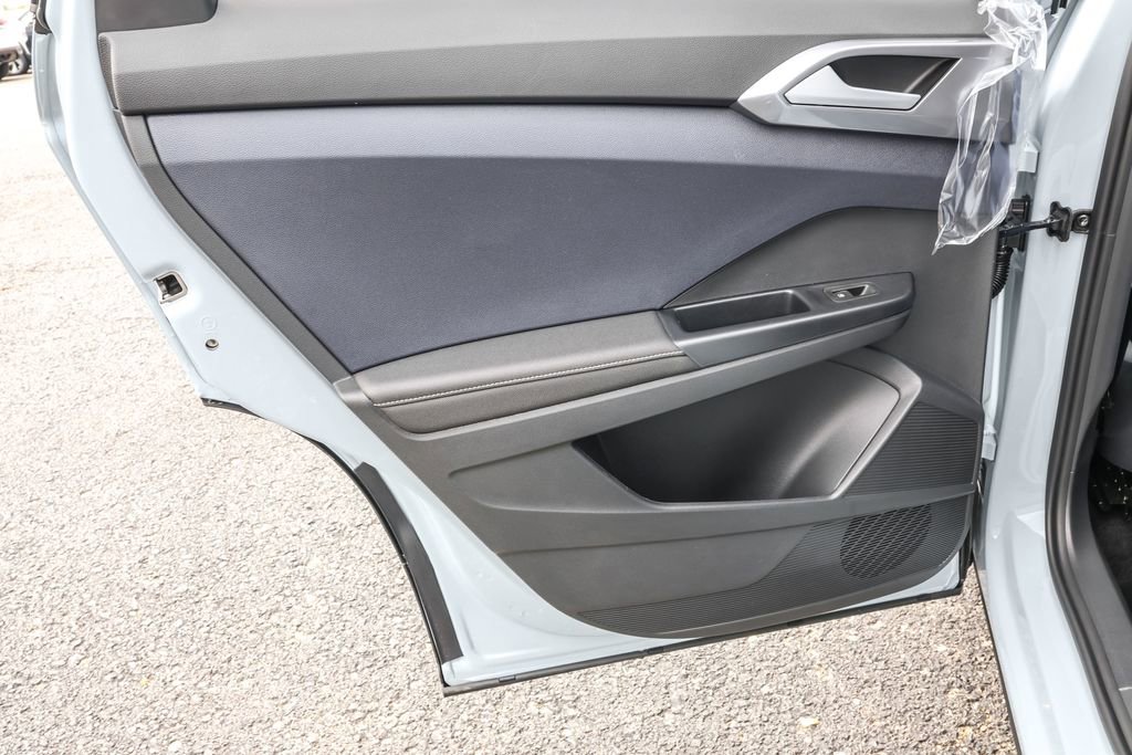 Used 2025 Volkswagen Taos SEL image 27