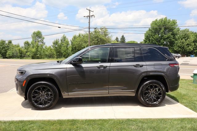 New 2026 Jeep Grand Cherokee Summit AWD/4WD image 31