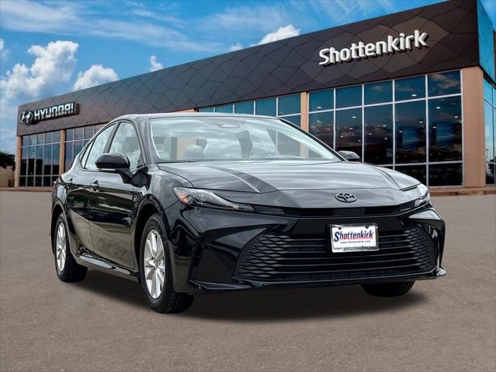 Used 2025 Toyota Camry LE w/ Convenience Package FWD image 3