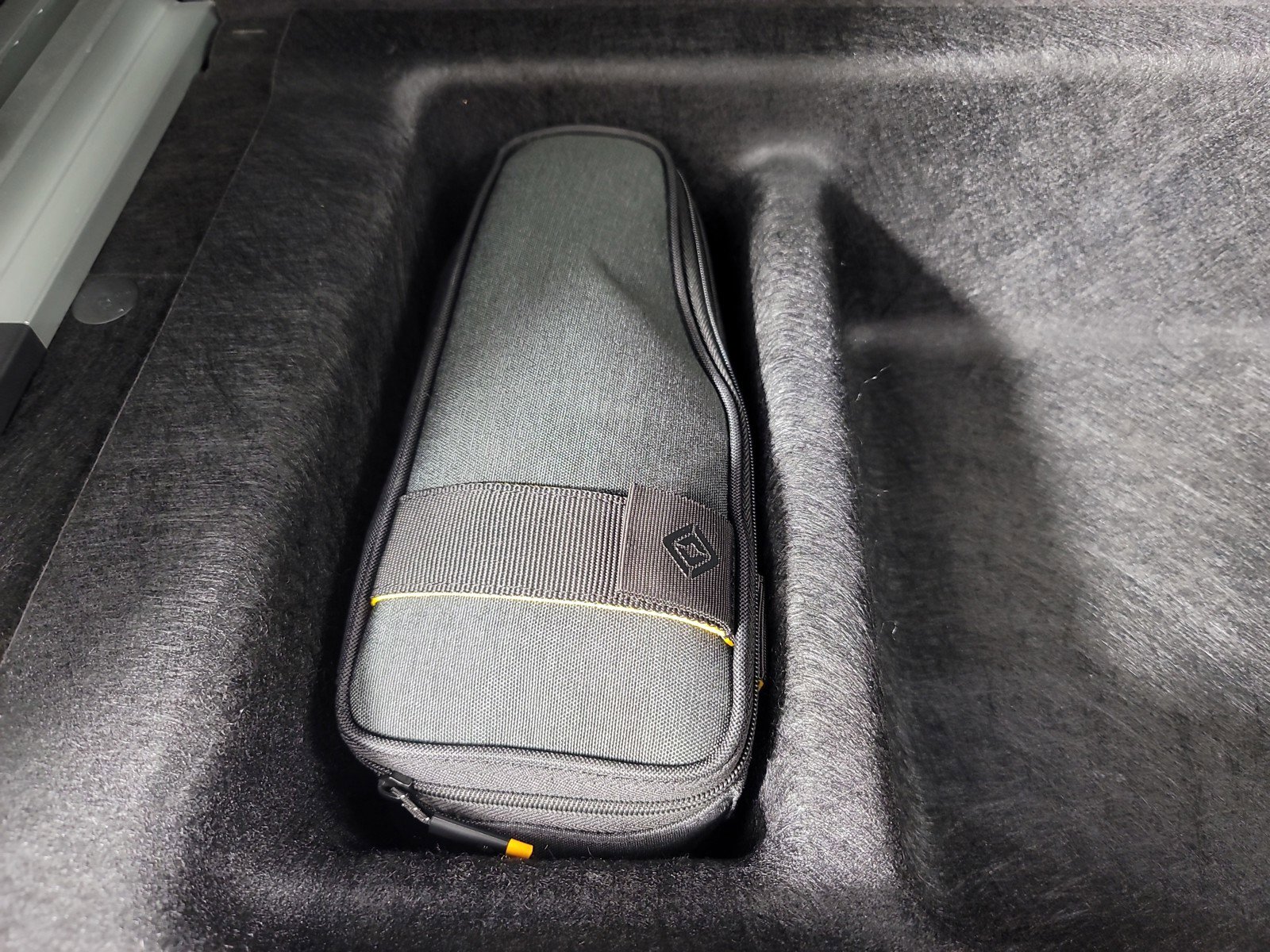 Used 2024 Rivian R1S Adventure AWD/4WD image 34