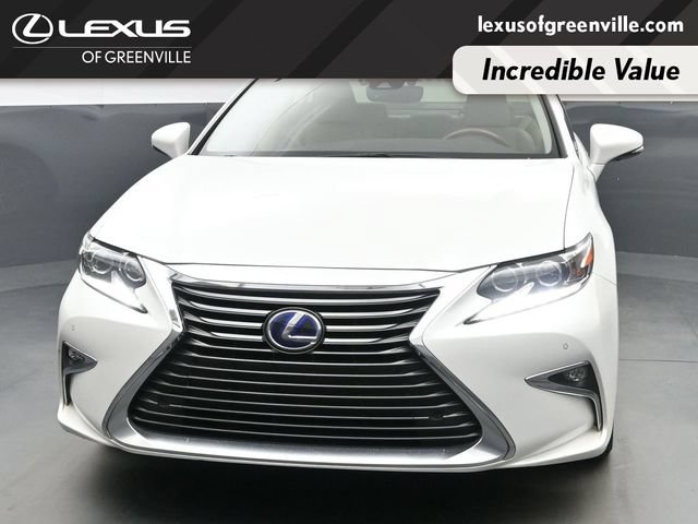 Used 2017 Lexus ES 300h w/ Luxury Package FWD image 3