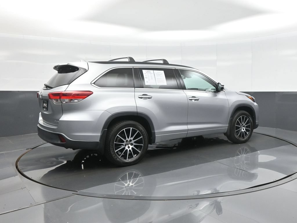 Used 2017 Toyota Highlander SE AWD/4WD image 7