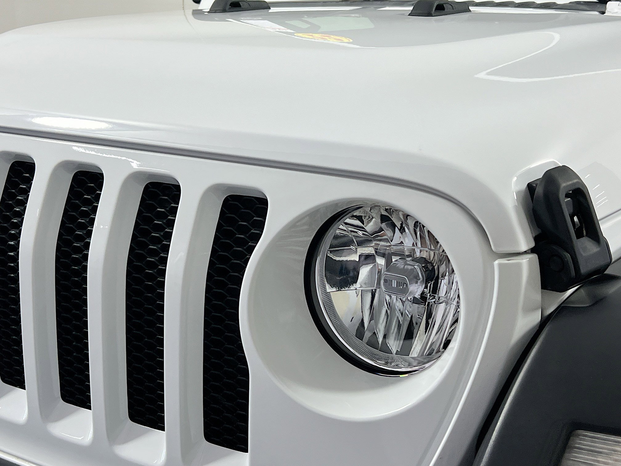 Used 2022 Jeep Wrangler Sport image 11