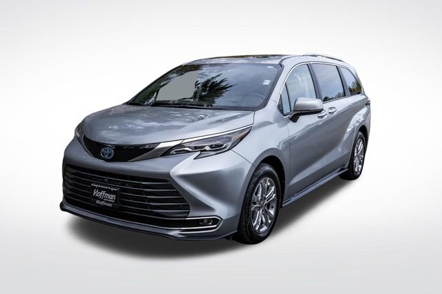Certified 2024 Toyota Sienna Platinum AWD/4WD image 13