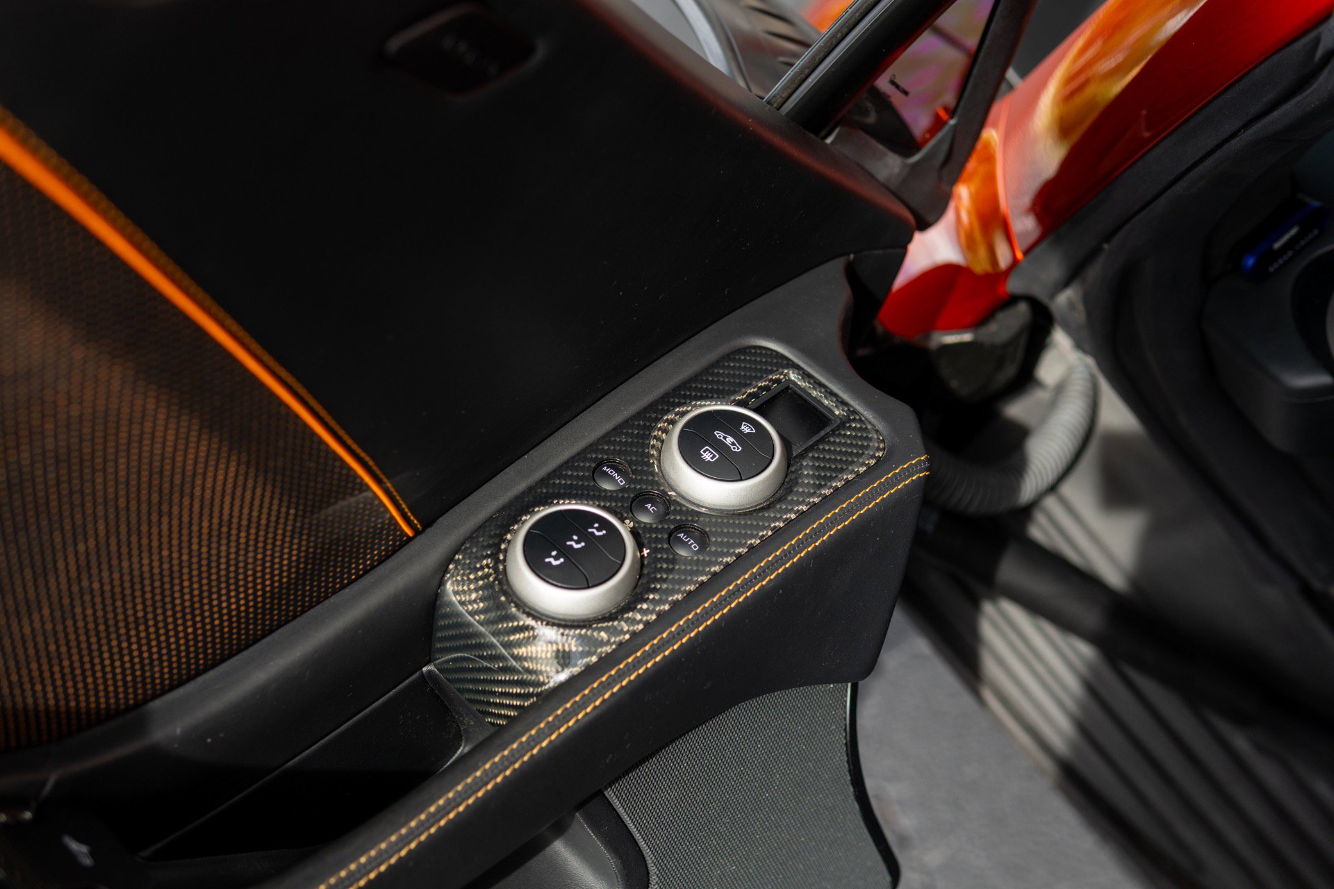 Used 2013 McLaren MP4-12C image 30