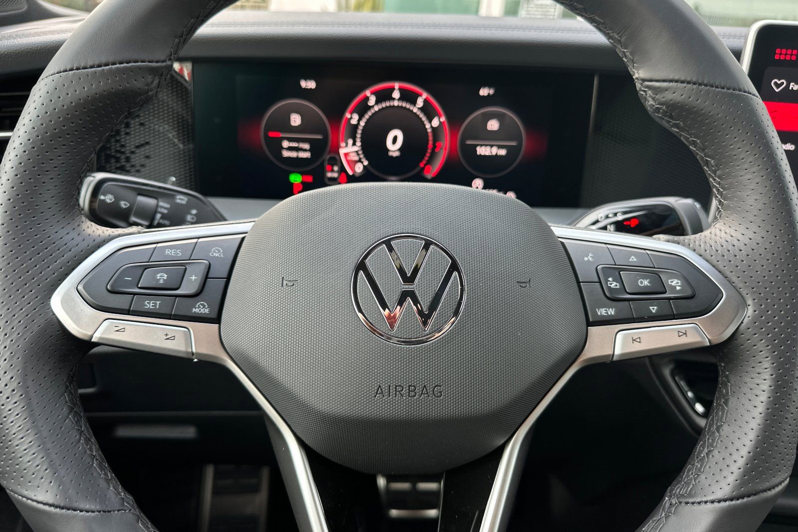 New 2026 Volkswagen Tiguan SE R-Line AWD/4WD image 21