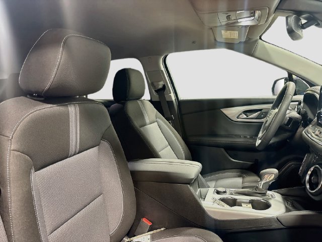 New 2026 Chevrolet Blazer LT w/ Convenience Package FWD image 23
