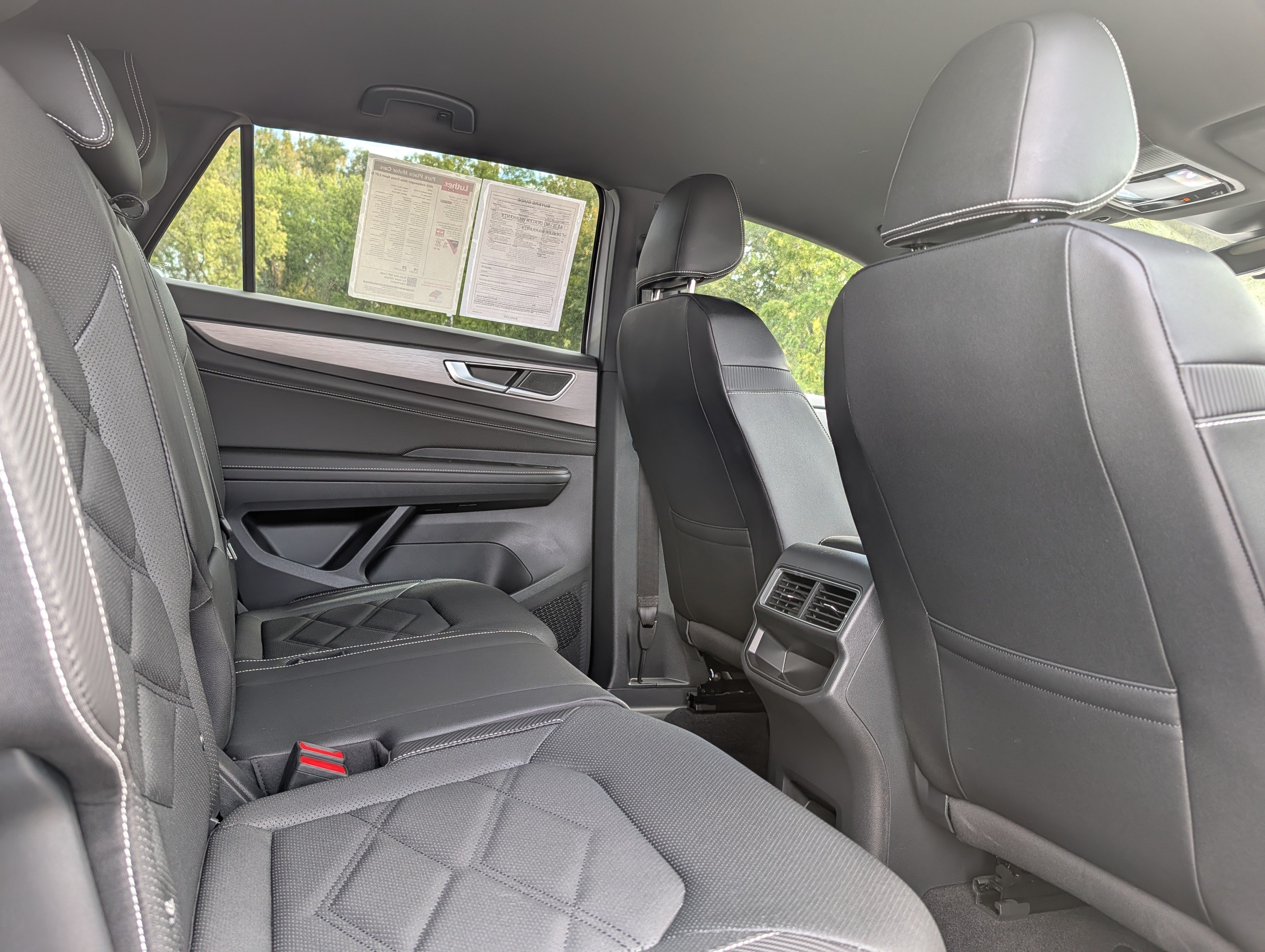 Certified 2025 Volkswagen Atlas Cross Sport SE AWD/4WD image 20