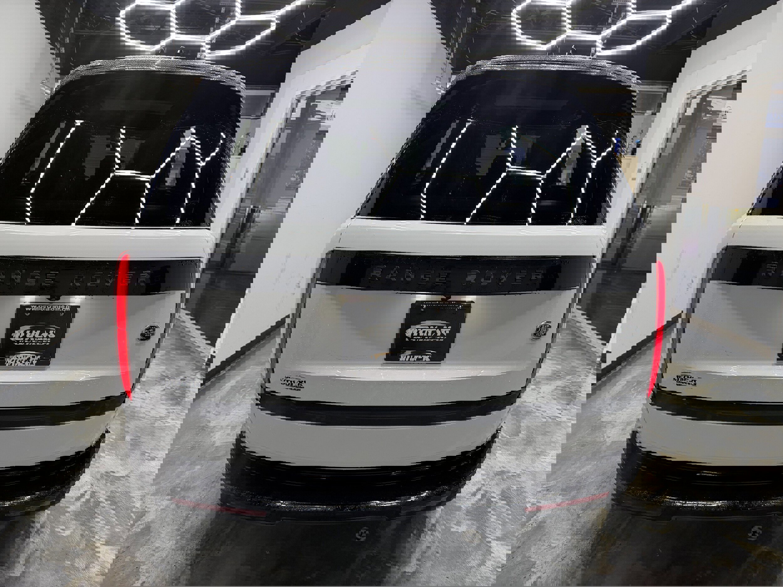 Used 2023 Land Rover Range Rover SE image 9