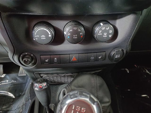 Used 2017 Jeep Wrangler Unlimited Sahara AWD/4WD image 22