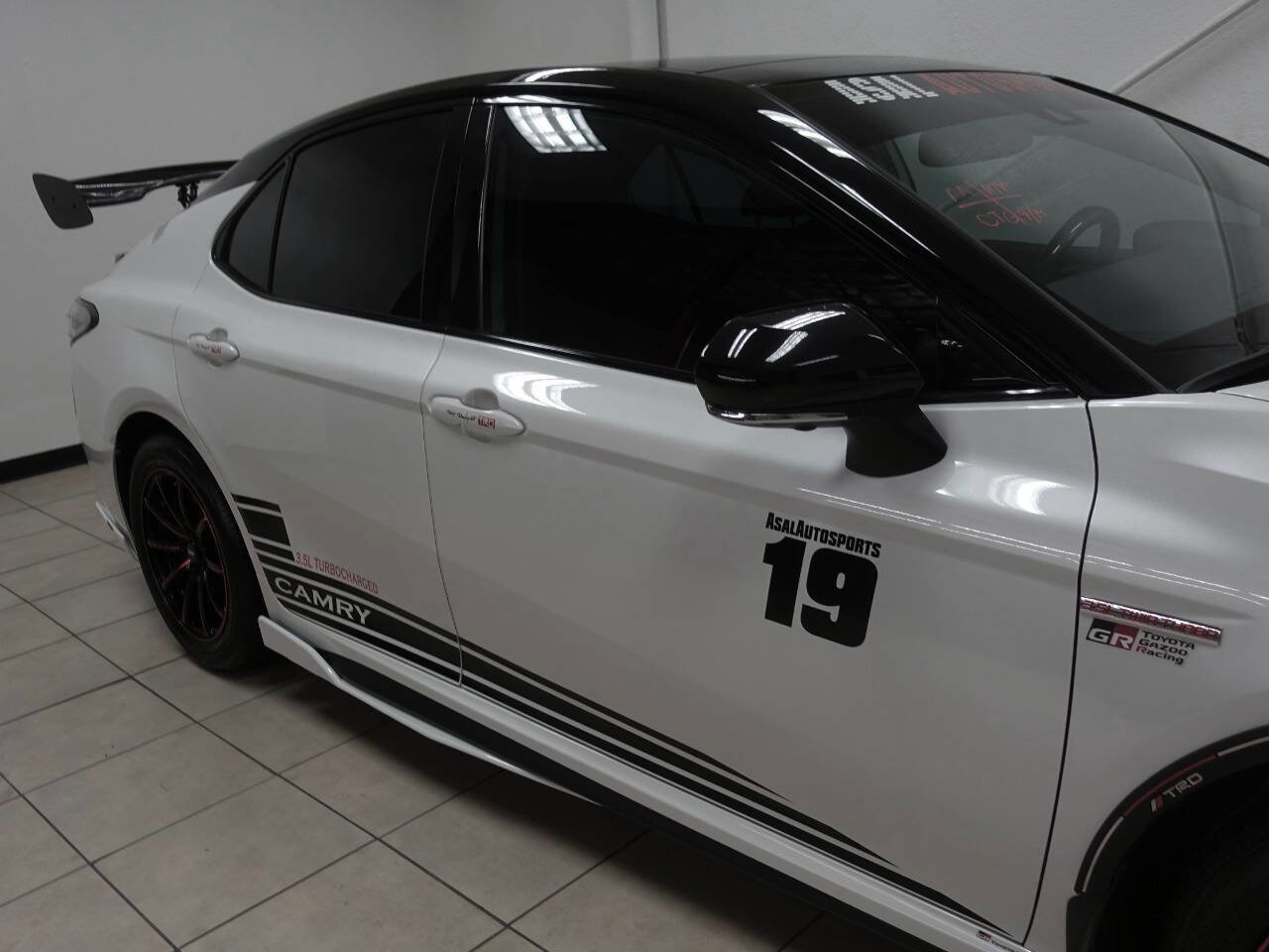 Used 2019 Toyota Camry XSE image 17