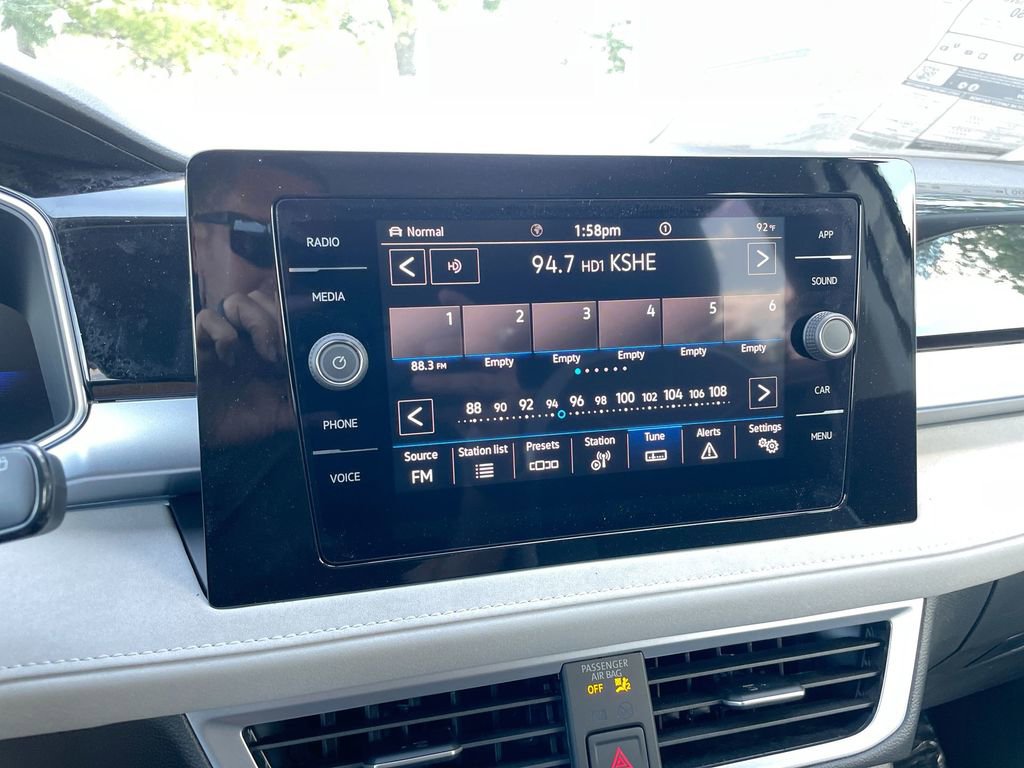 New 2025 Volkswagen Taos SE image 41