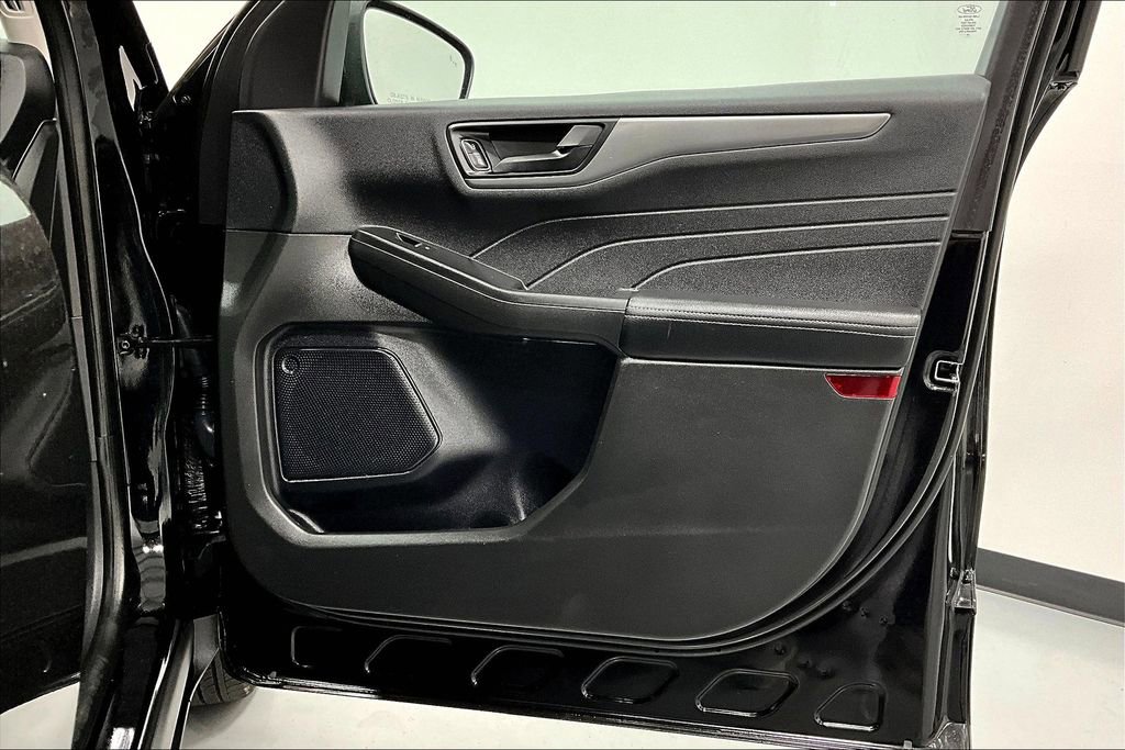 Used 2023 Ford Escape Active image 22