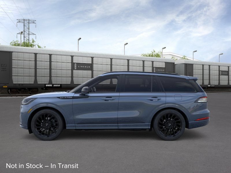 New 2026 Lincoln Aviator Reserve w/ Luxury Package AWD/4WD image 3