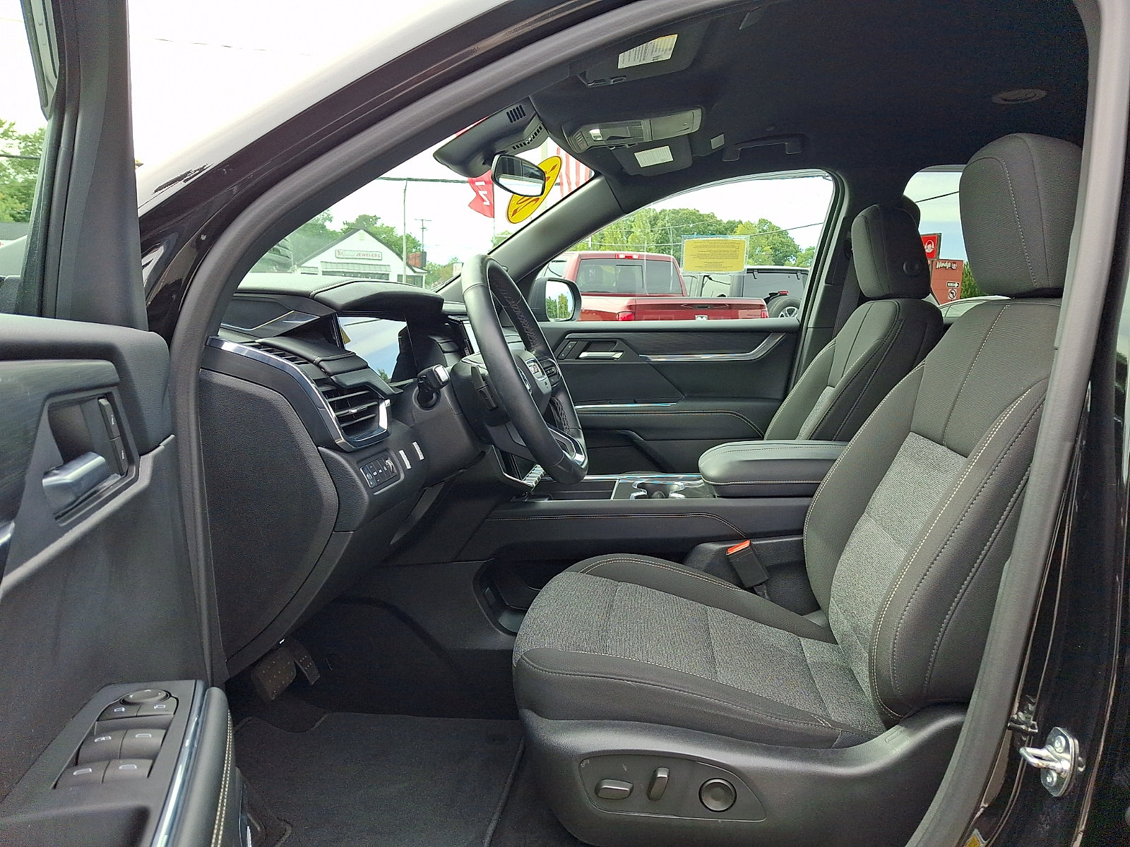 Used 2025 GMC Acadia Elevation AWD/4WD image 17