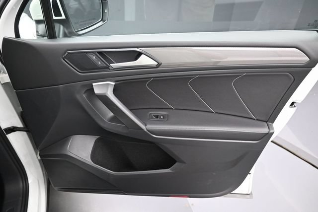 Used 2023 Volkswagen Tiguan SE FWD image 35
