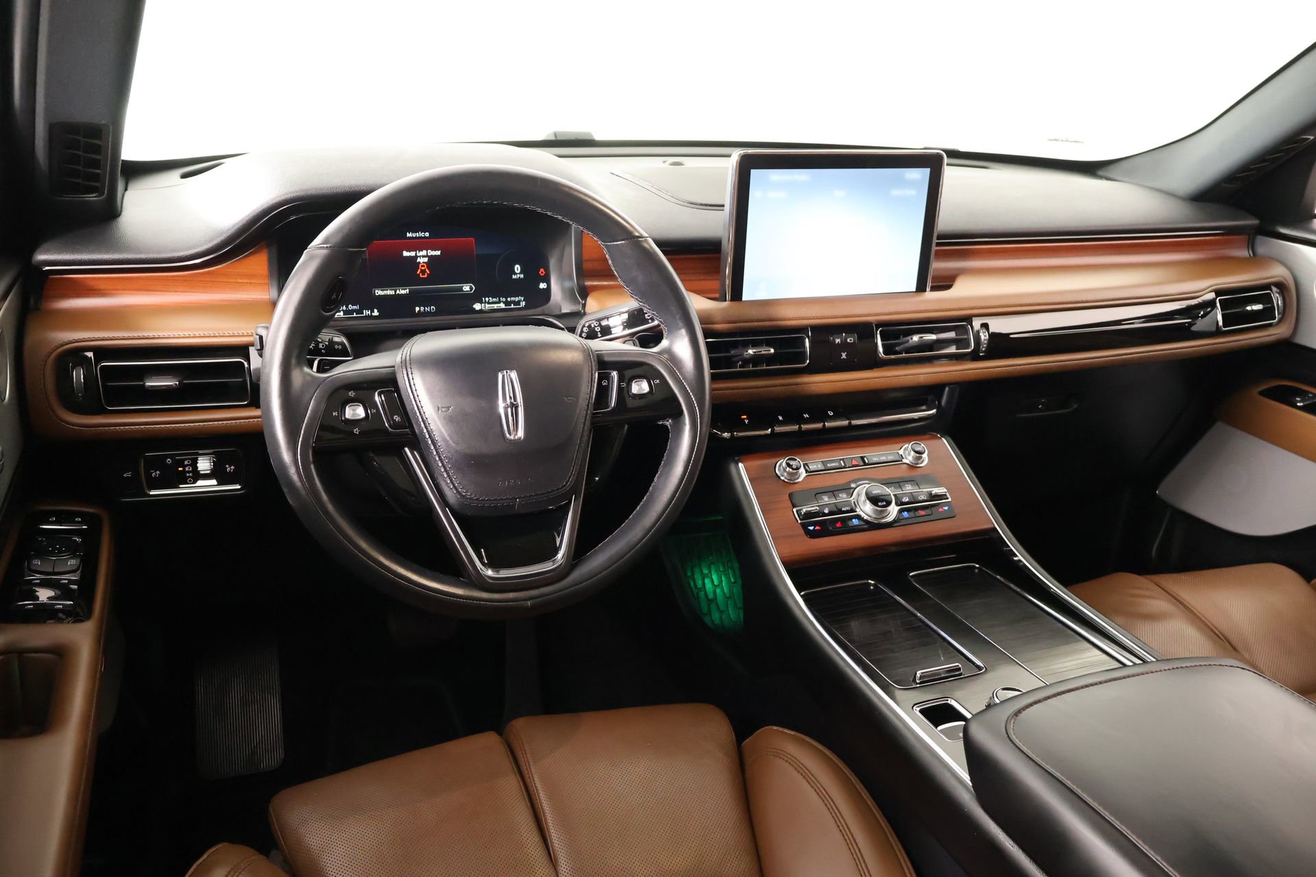 Used 2022 Lincoln Aviator Reserve w/ Equipment Group 201A image 2