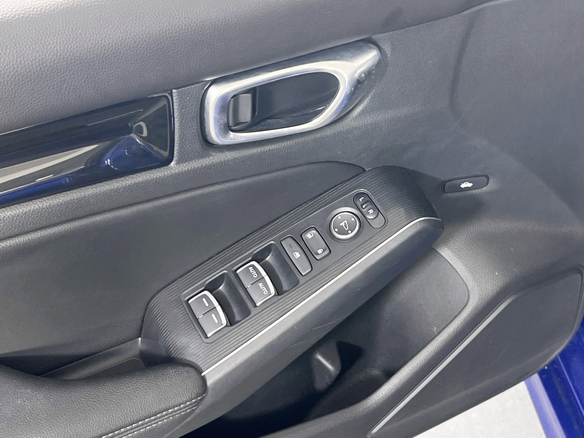 Used 2022 Honda Civic Touring image 18