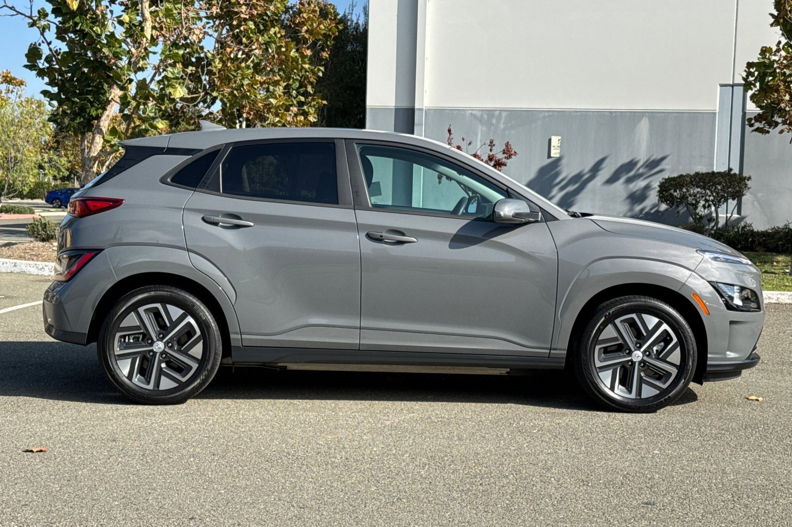 Used 2023 Hyundai Kona SE w/ Cargo Package image 3