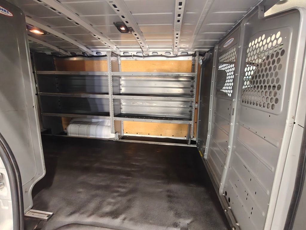 Used 2020 Nissan NV 2500 SV image 27