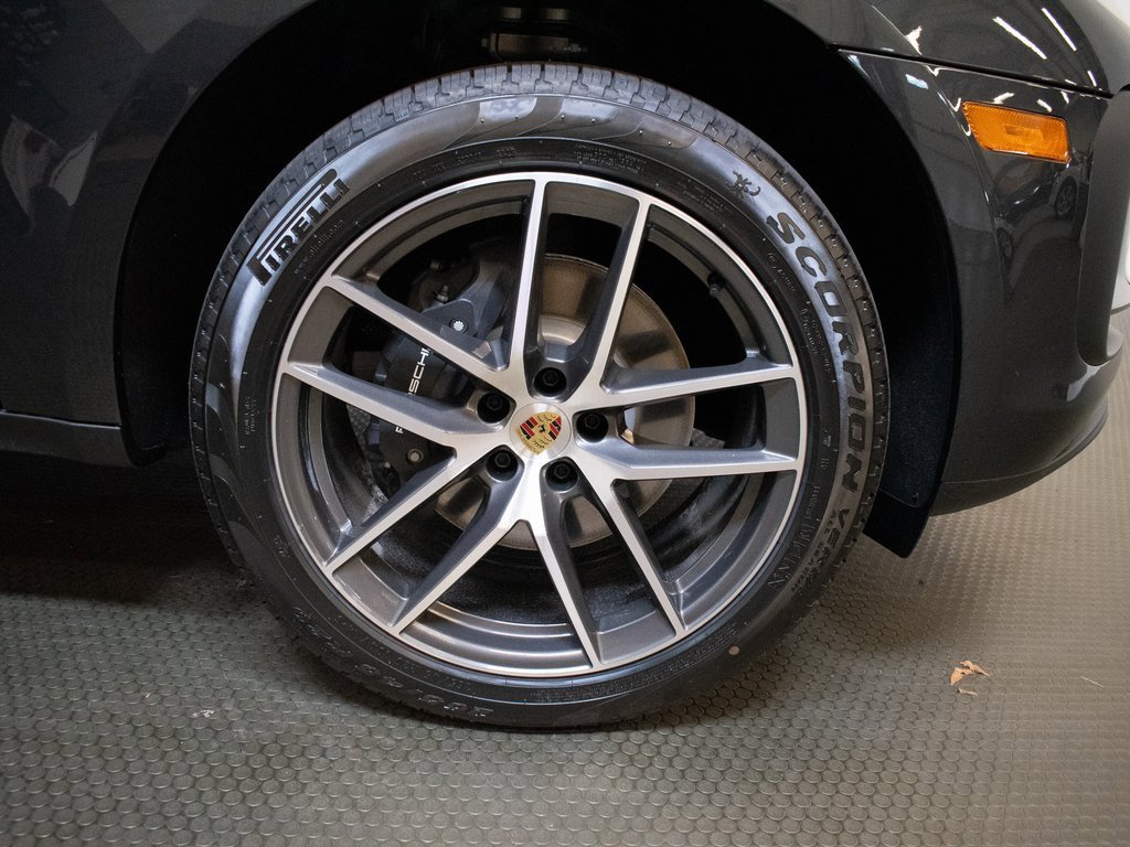New 2026 Porsche Macan image 16