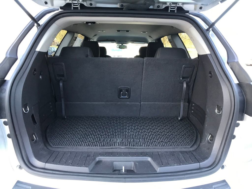 Used 2016 Chevrolet Traverse LT image 8