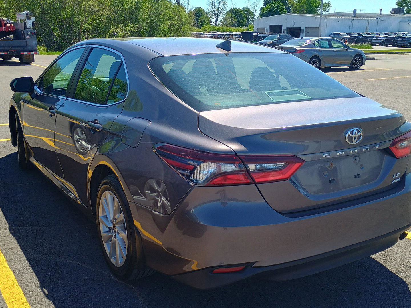Used 2023 Toyota Camry LE AWD/4WD image 3