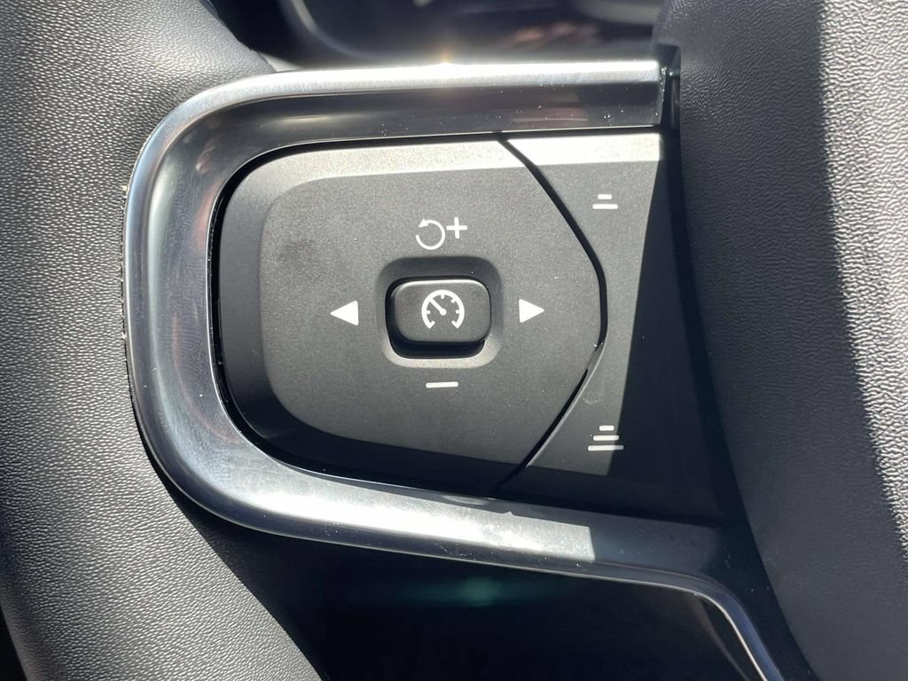 Used 2023 Volvo XC40 Recharge Ultimate AWD/4WD image 10
