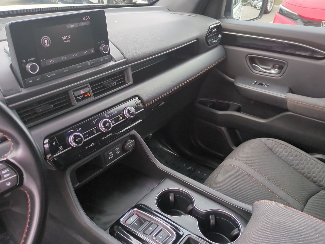 Used 2025 Honda Pilot Sport image 23