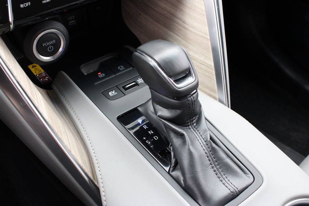 Used 2024 Toyota Venza XLE AWD/4WD image 20