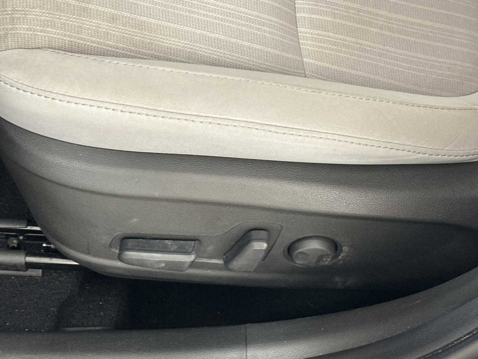 Certified 2023 Hyundai Kona SEL AWD/4WD image 11