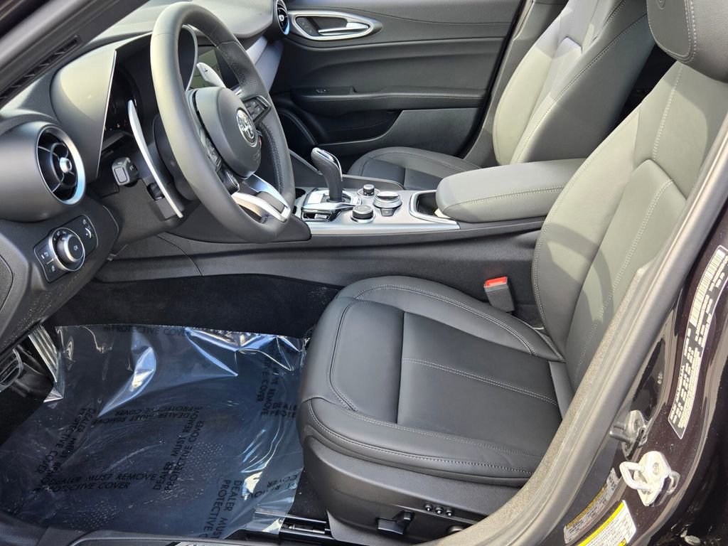 New 2025 Alfa Romeo Giulia w/ Driving Assist Package image 6