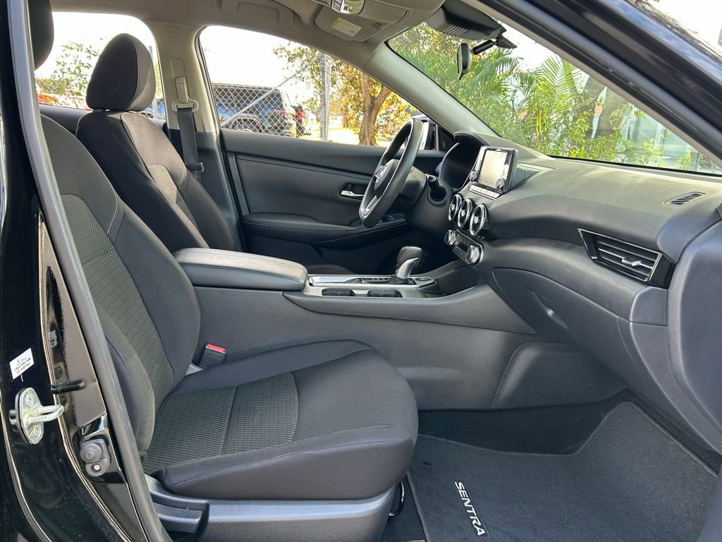 Used 2020 Nissan Sentra S image 31