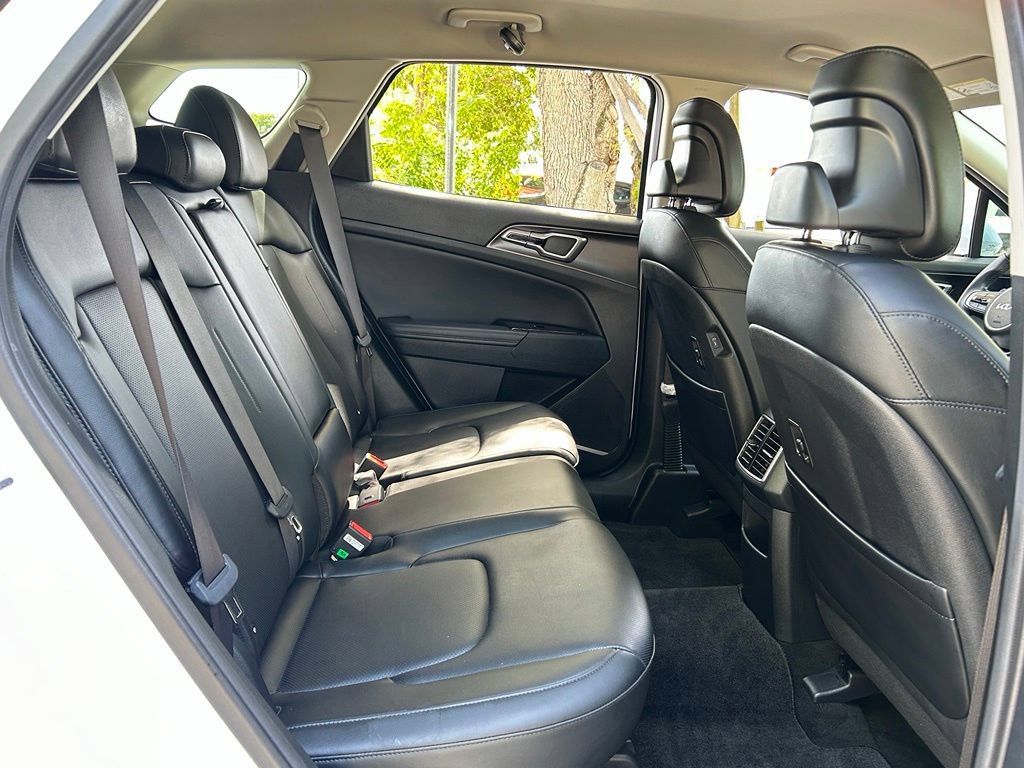 Used 2024 Kia Sportage EX FWD image 45